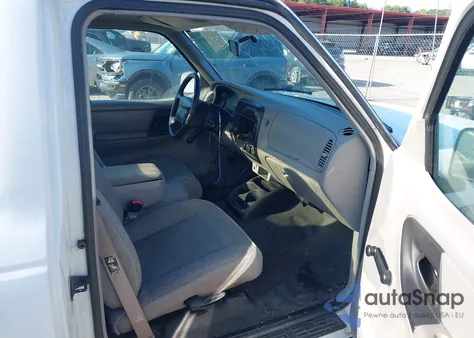 2000 Ford Ranger Xl/Xlt z USA, uszkodzony, nr VIN 1FTYR10C2YTB26282